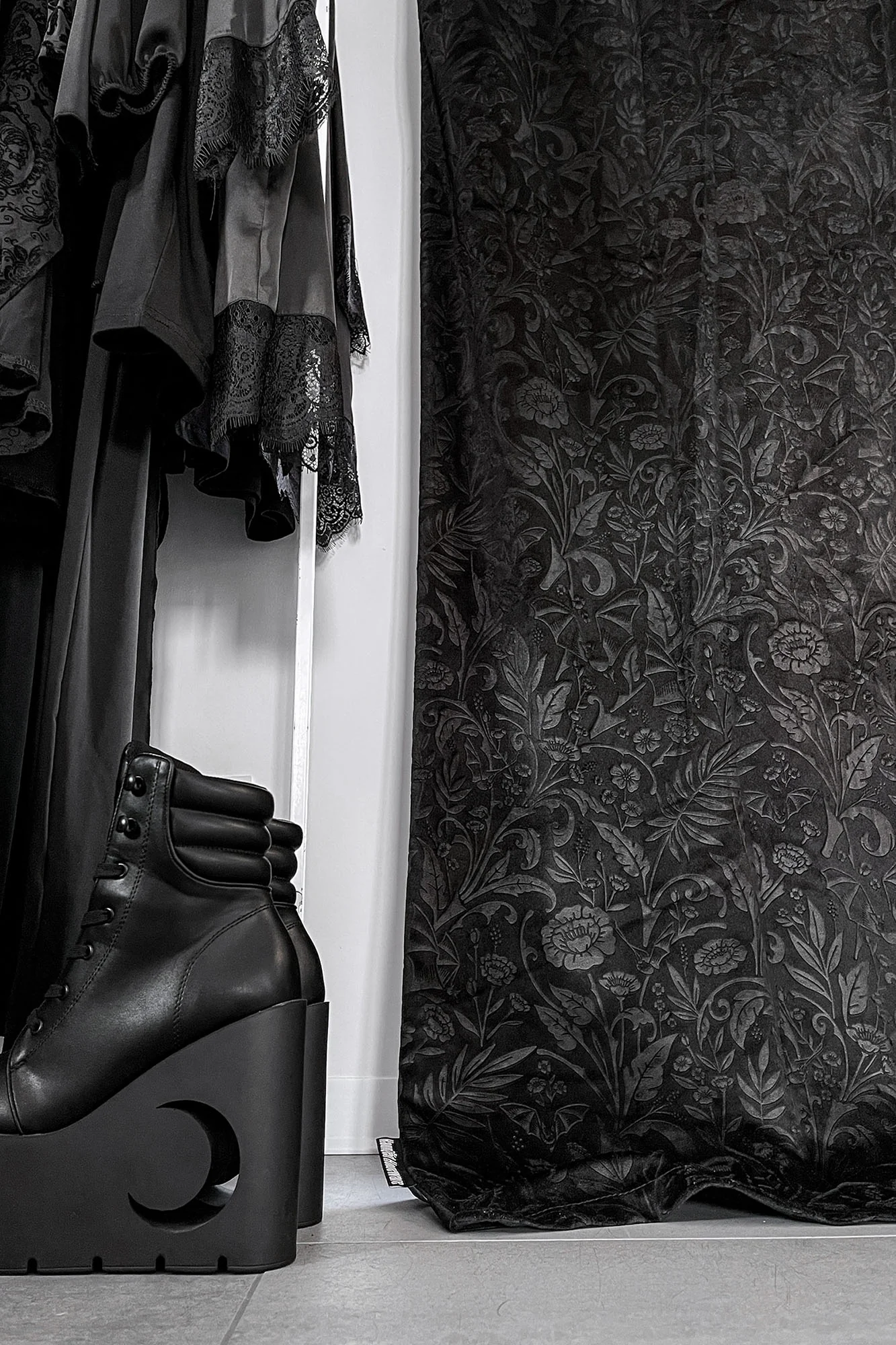Moon Bloom Velvet Curtain - Image 3
